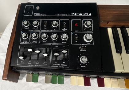 Roland-SH-1000